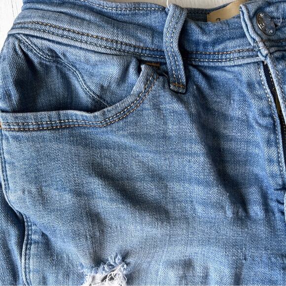 Hollister Short-Short High Rise distressed Blue Denim Shorts size 3 - Picture 4 of 7